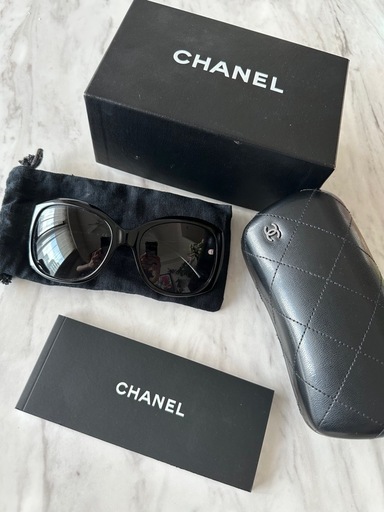 CHANEL ブラック サングラス