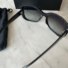CHANEL ブラック サングラスの画像
