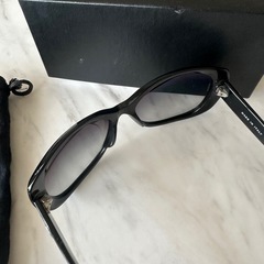 CHANEL ブラック サングラスの画像