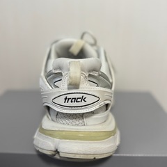 バレンシアガ　スニーカーの画像