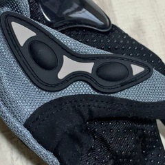 新品未使用　バイクグローブ　メッシュ　ライトブルー　L サイズ　希少カラー　ライディング　プロテクター　エアーインテーク　の画像