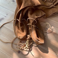 【未使用品】MINNETONKAミネトンカ 本革フリンジ レースアップ・ロングブーツ サイズ7（24.0）の画像