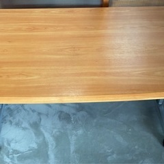 パソコン、作業用机(ナカバヤシ)の画像