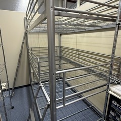 スチール三段ベッドの画像