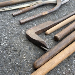 手工具（キリ、はさみ、レンチ、バールなど）の画像
