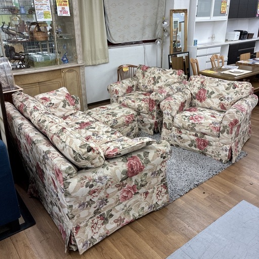 ジモティー限定価格！S202 ⭐ BAUHAUS バウハウス IDC大塚家具取り扱い アメリカ製 アンティーク3Pソファ+1Pソファ(2点）+オットマンの4点セット USED 綺麗