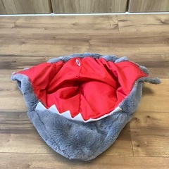 サメの被り物　使用品の画像