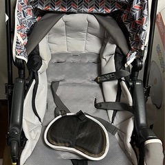 combiベビーカー＋apricaベビーベッドの画像