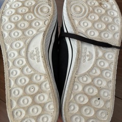 レディース　adidas  スニーカーの画像