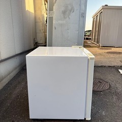 U-ING ユーイング 冷蔵庫 UR-DR05J(W) 45L 2017年製の画像