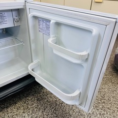 電気冷蔵庫の画像