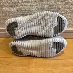 ほぼ新品　ニューバランス　スニーカー　キッズの画像