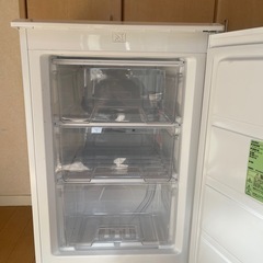 コンフィ comfee ノンフロン冷凍庫(RCU83WH(E))の画像