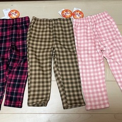 新品未使用！90cm服・ズボンセットの画像