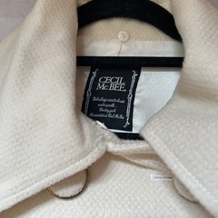 セシルマクビー　白　コート　の画像