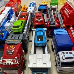 車のおもちゃの画像