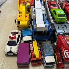 車のおもちゃの画像