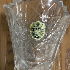 クリスタルガラスの花瓶　高さ約28cmの画像