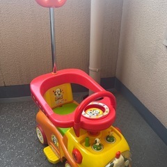 押して付き乗り用わんわんとうーたんキャスター／カートの画像