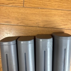 無料  リッチェル  シャンプーボトル マグネットディスペンサー   4個まとめ　セットの画像