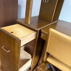 カリモク学習デスクの画像