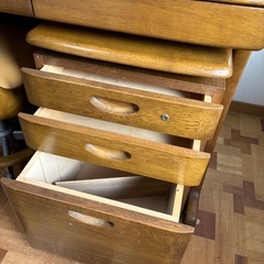 カリモク学習デスクの画像