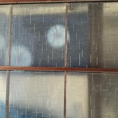 レトロなガラス扉3枚の画像