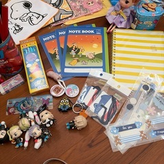 新品ノート、タオルハンカチ、鉛筆、シール等の画像
