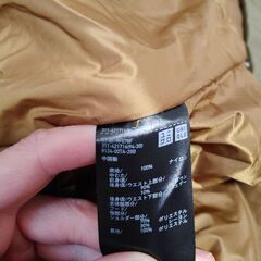 ユニクロ ハイブリッドダウンパーカー【美品】名作 オリーブの画像