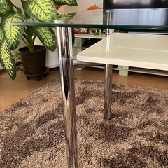 ダイニングテーブルの画像