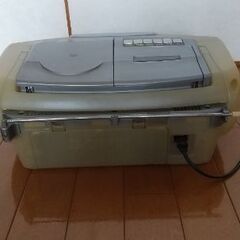 レトロな  SONY ステレオ  ハンディ CDラジオカセット レコーダーの画像