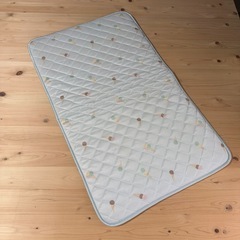 0円クッションマットとベビー敷布団の画像