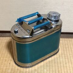 未使用！ガソリン携行缶　5L　ノズル内部収納タイプの画像