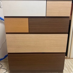 ソファ、タンス、ダイソンの画像