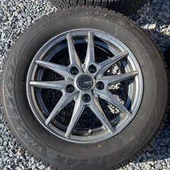 ブリヂストン スタッドレスタイヤの画像