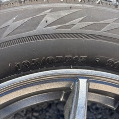 ブリヂストン スタッドレスタイヤの画像