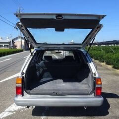 おしゃれな車　マーク２ワゴン(マーク２バン）　LGグランデエディション？　E-GX70Gの画像