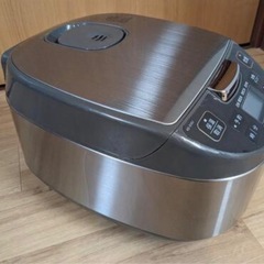シャープ5.5炊き炊飯器の画像