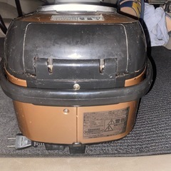 炊飯器と電気ポットのセットの画像