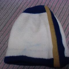 ●無料● 大人サイズ 毛糸の帽子 （穴あきあり）差し上げます。＊石川県＊美川より＊期間限定の画像