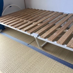 折りたたみベッド
の画像