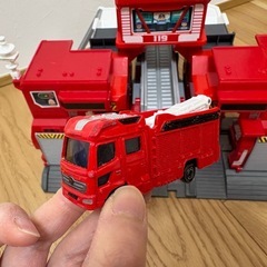 トミカ 変形出動！ ビッグファイヤー＆コマンドステーションの画像