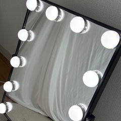 LEDライト付き 女優ミラー／ハリウッドミラー（スタンドタイプ）の画像