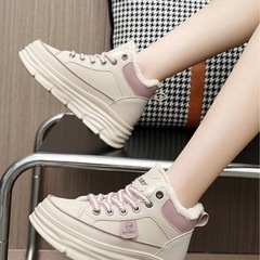 スニーカー　冬用　美品　23〜23.5cmの画像