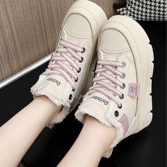 スニーカー　冬用　美品　23〜23.5cmの画像