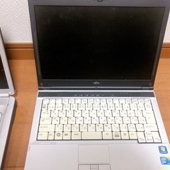 ノートパソコン本体のみ3台の画像