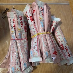 はいはいのミルク缶とスティックの画像