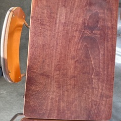 学習机と椅子(1つずつで1セット)の画像