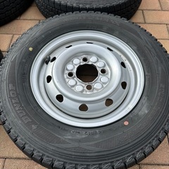 【値下げ‼️】これで今シーズンは安心👍！！スタッドレスタイヤセット！！１２インチ　ライトトラック用！の画像