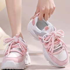 スニーカー　美品　23.0〜23.5cmの画像